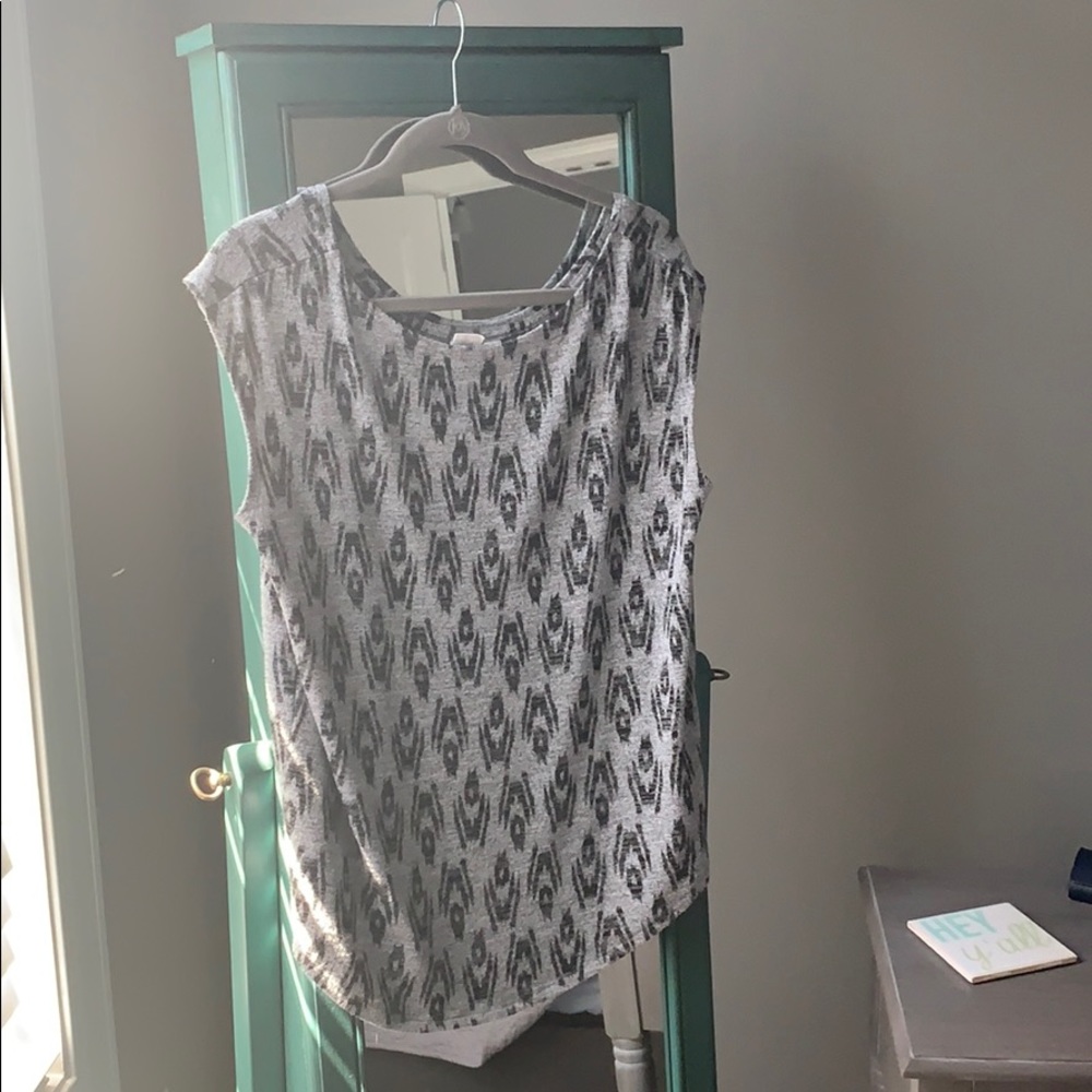 Lightly worn Gap sleeveless tank!